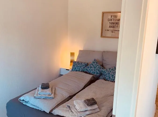 Felix Living 5, Helle 2-zimmer Mit Terrasse & Parkplatz, Langzeit & Business Geeignet Apartamento Salzweg