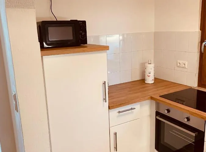 Apartamento Felix Living 5, Helle 2-zimmer Mit Terrasse & Parkplatz, Langzeit & Business Geeignet *