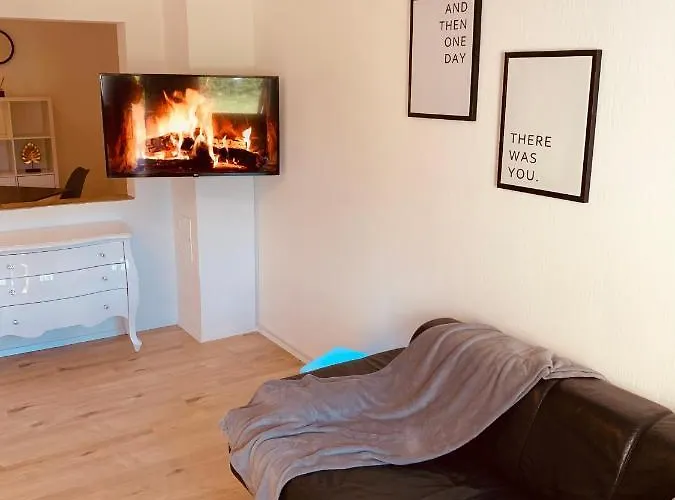 Felix Living 5, Helle 2-zimmer Mit Terrasse & Parkplatz, Langzeit & Business Geeignet * Salzweg