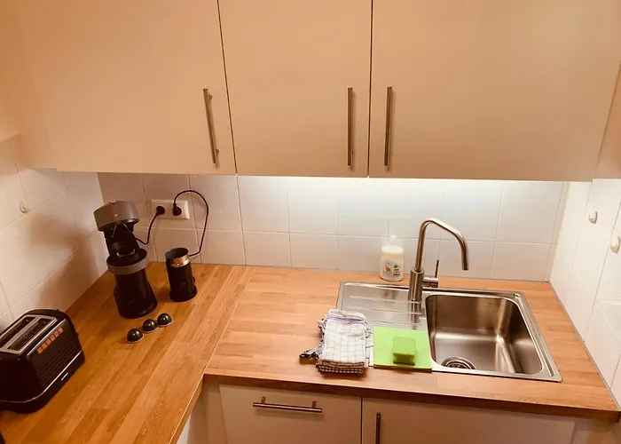 Felix Living 5, Helle 2-zimmer Mit Terrasse & Parkplatz, Langzeit & Business Geeignet * Salzweg